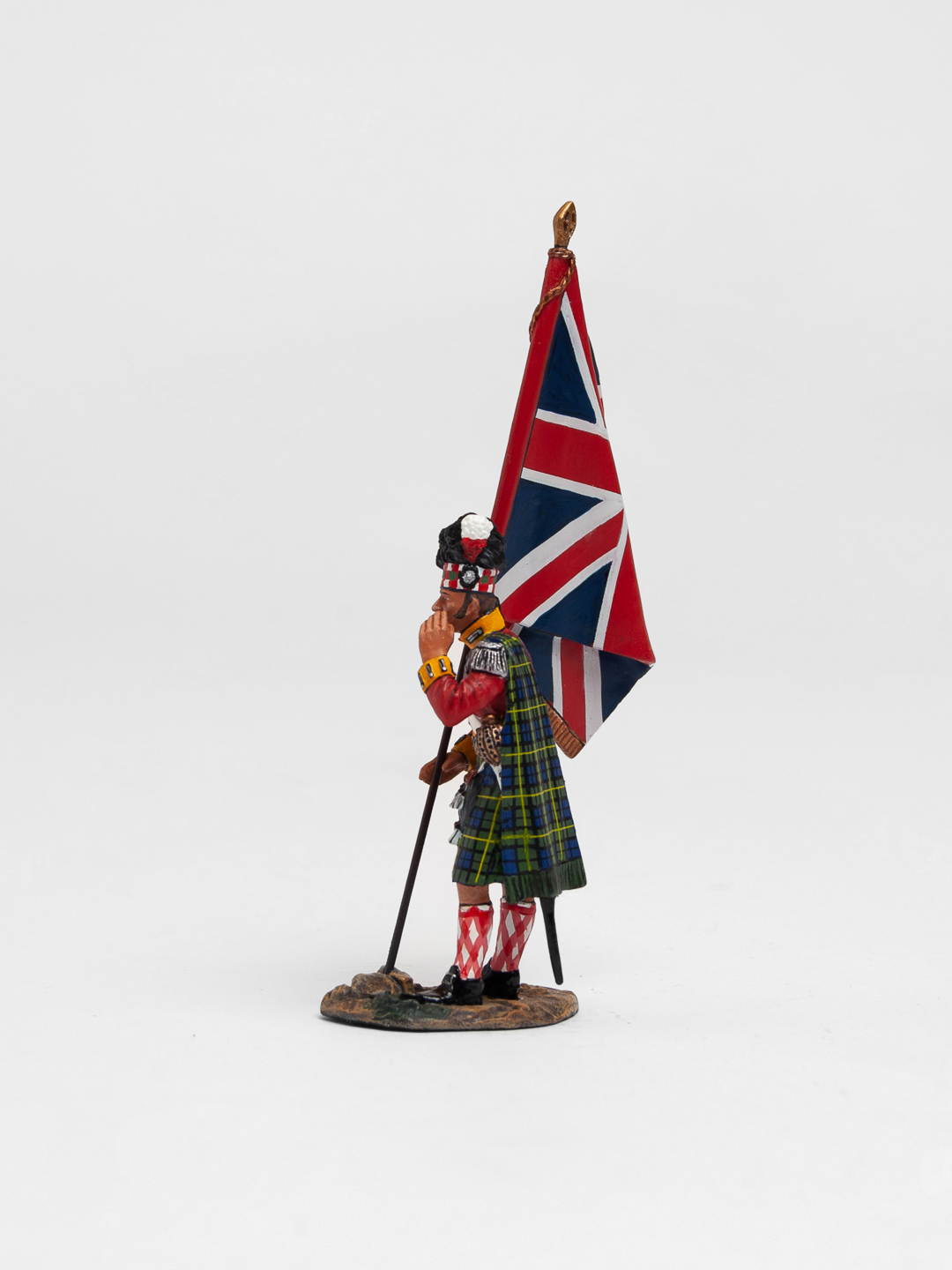 NA214 Gordon Highlanders Officer with the King's Colour by King & Country 
